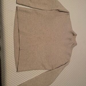Uniqlo Women's Beige Turtleneck Sweater